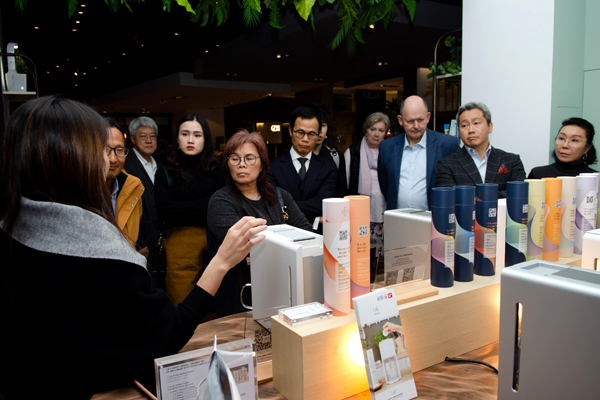 The Chamber organized a visit on 14 January to Colourliving, a lifestyle concept store which brings together specially selected furniture and fittings created by European interior designers.